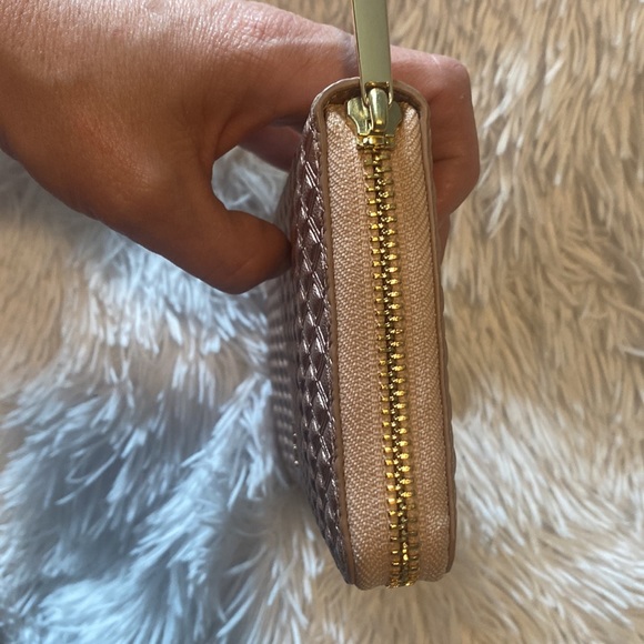 NWOT Tory Burch wallet - Picture 15 of 17